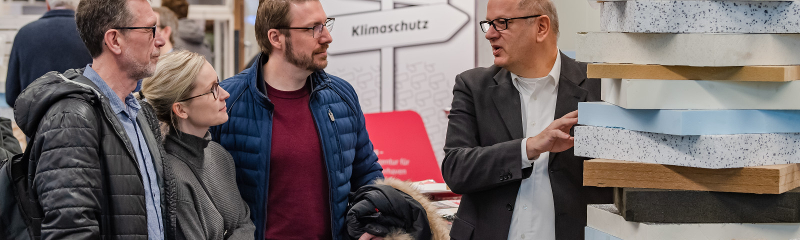 Beratung am energiekonsens-Stand